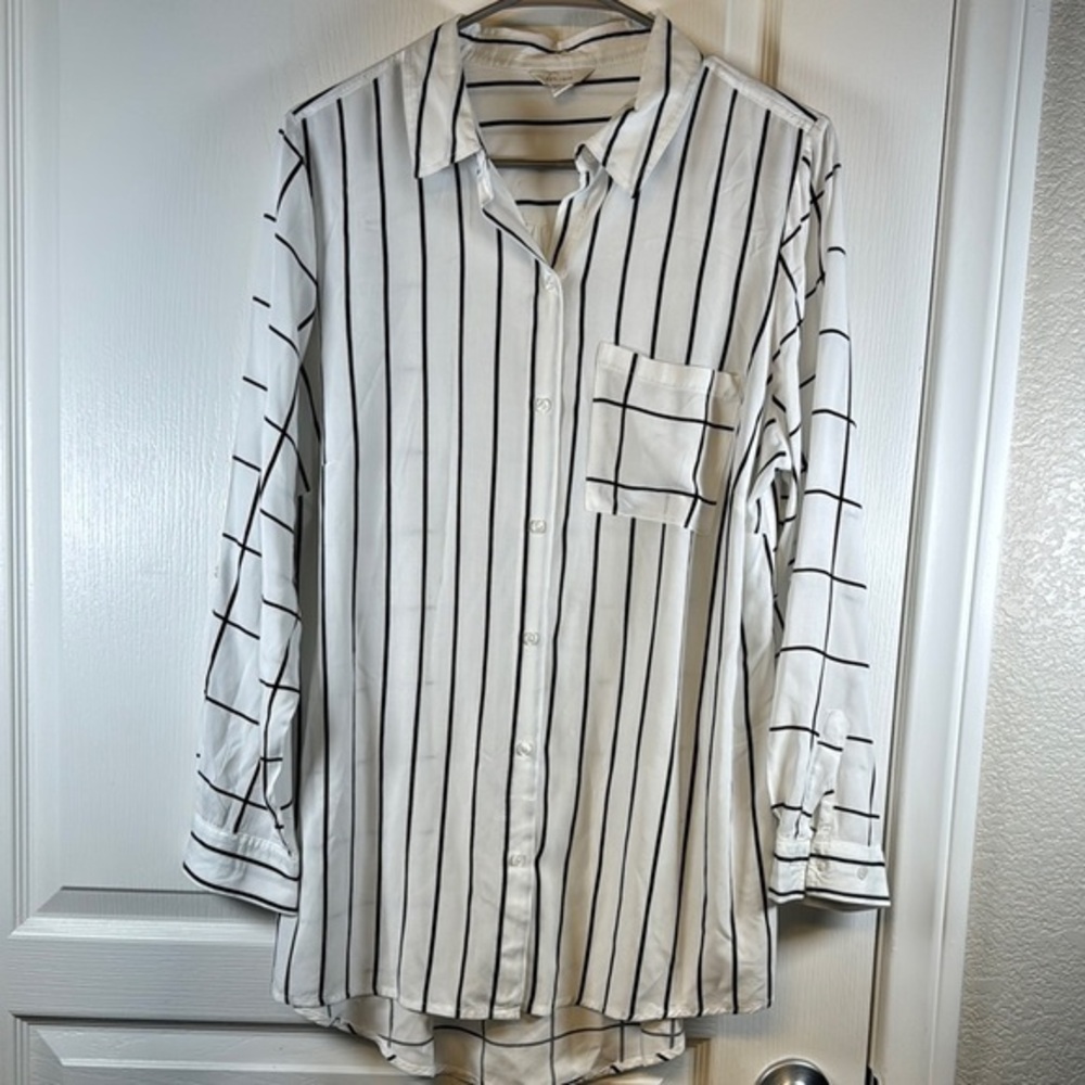 C Est. 1946 White Buttoned Down Stripe Blouse Black Size 14/16W EUC #2507